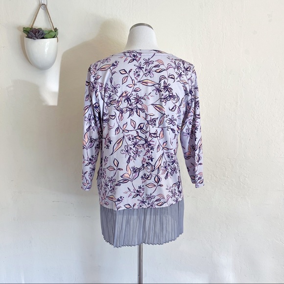 ✖️SOLD✖️•LOGO by Lori Goldstein• Floral Print Tunic Top w/Pleated Hem - Picture 2 of 9